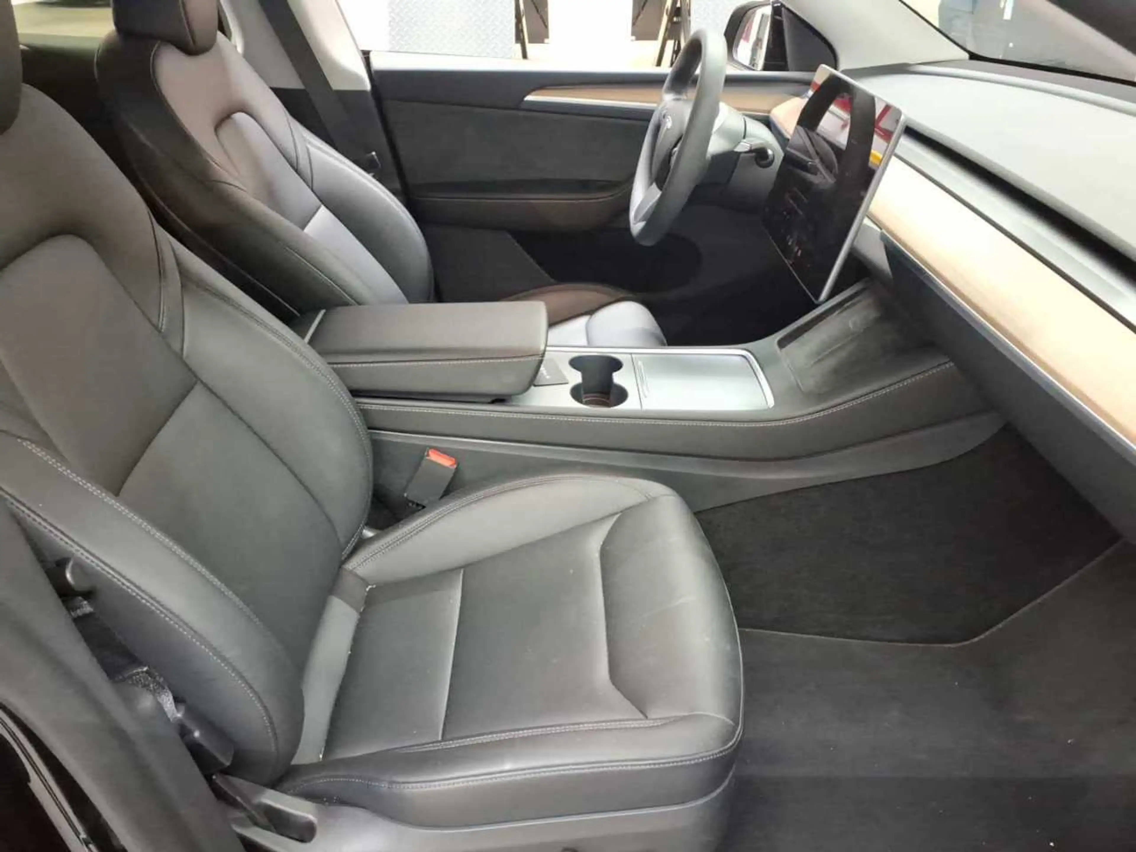 Tesla Model Y Model Y Long Range AWD enh. Autopilot — photo 8