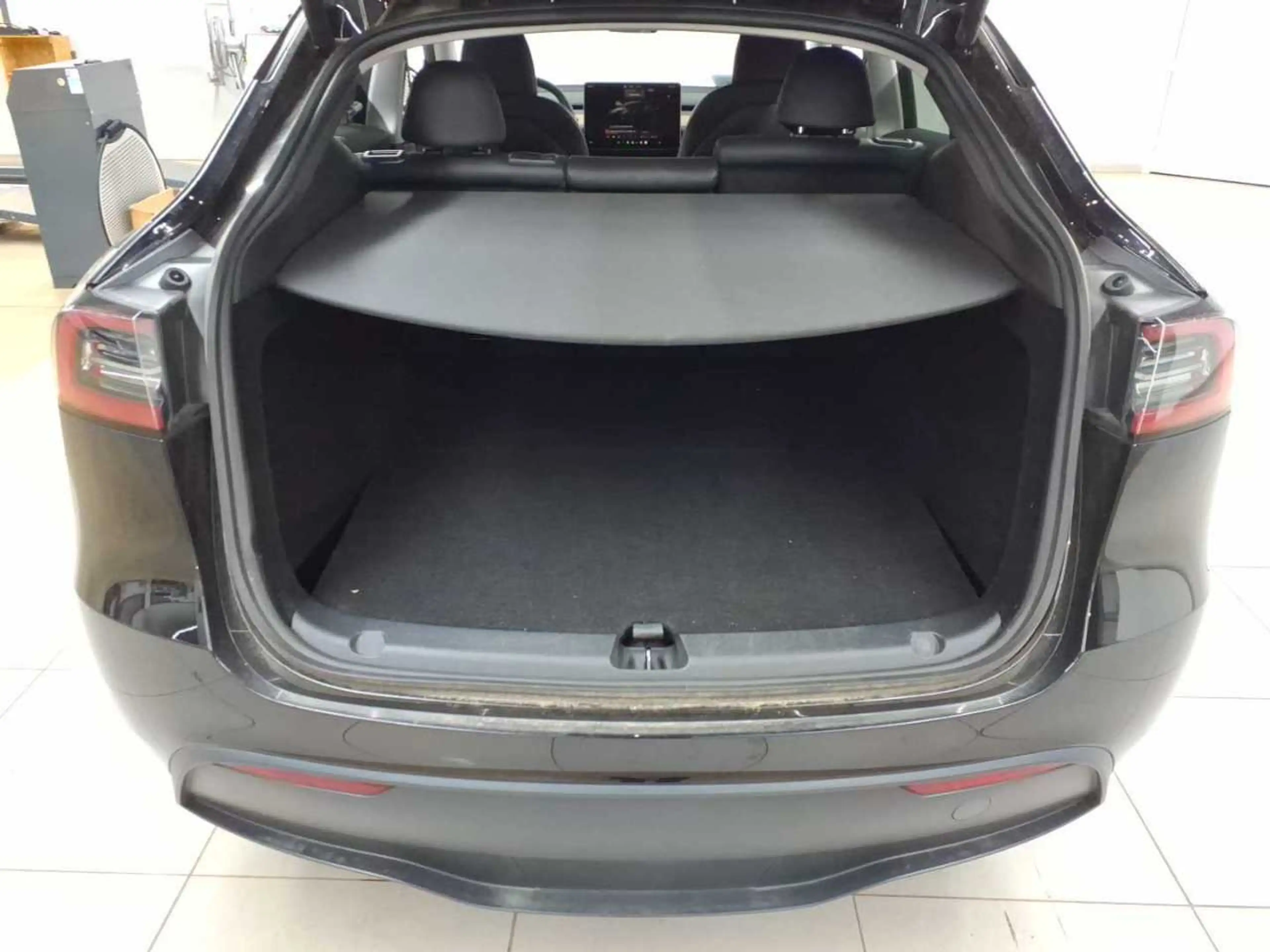 Tesla Model Y Model Y Long Range AWD enh. Autopilot — photo 15