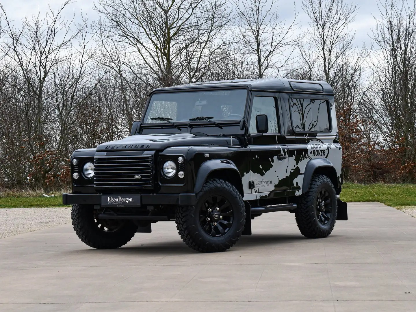 Land Rover Defender 2.2 Turbo / Eastnor Edition / 1st Owner Zwart - 1