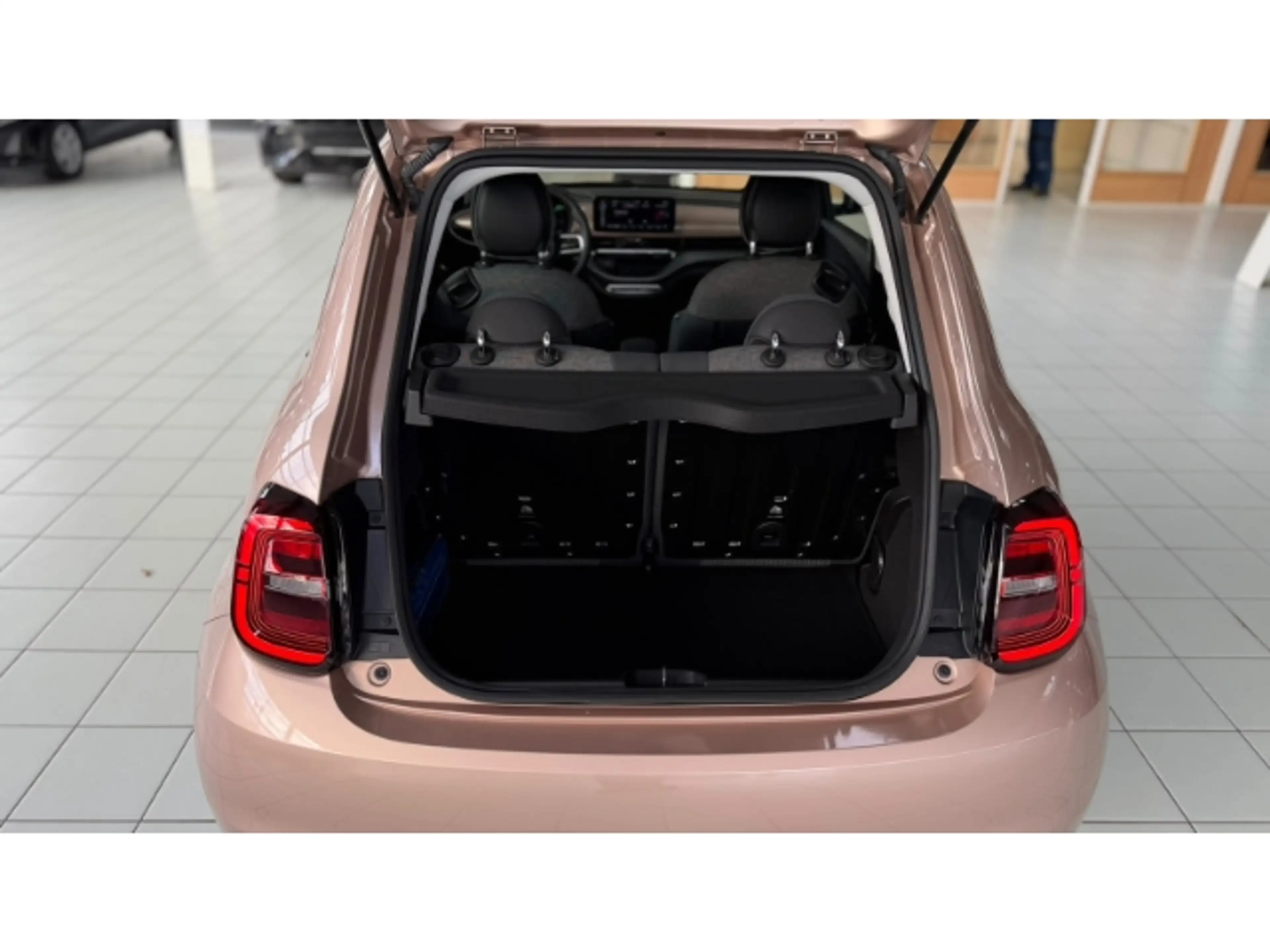 Fiat 500e Icon Digitales Cockpit Klimaautom DAB Spurhalteass — photo 7