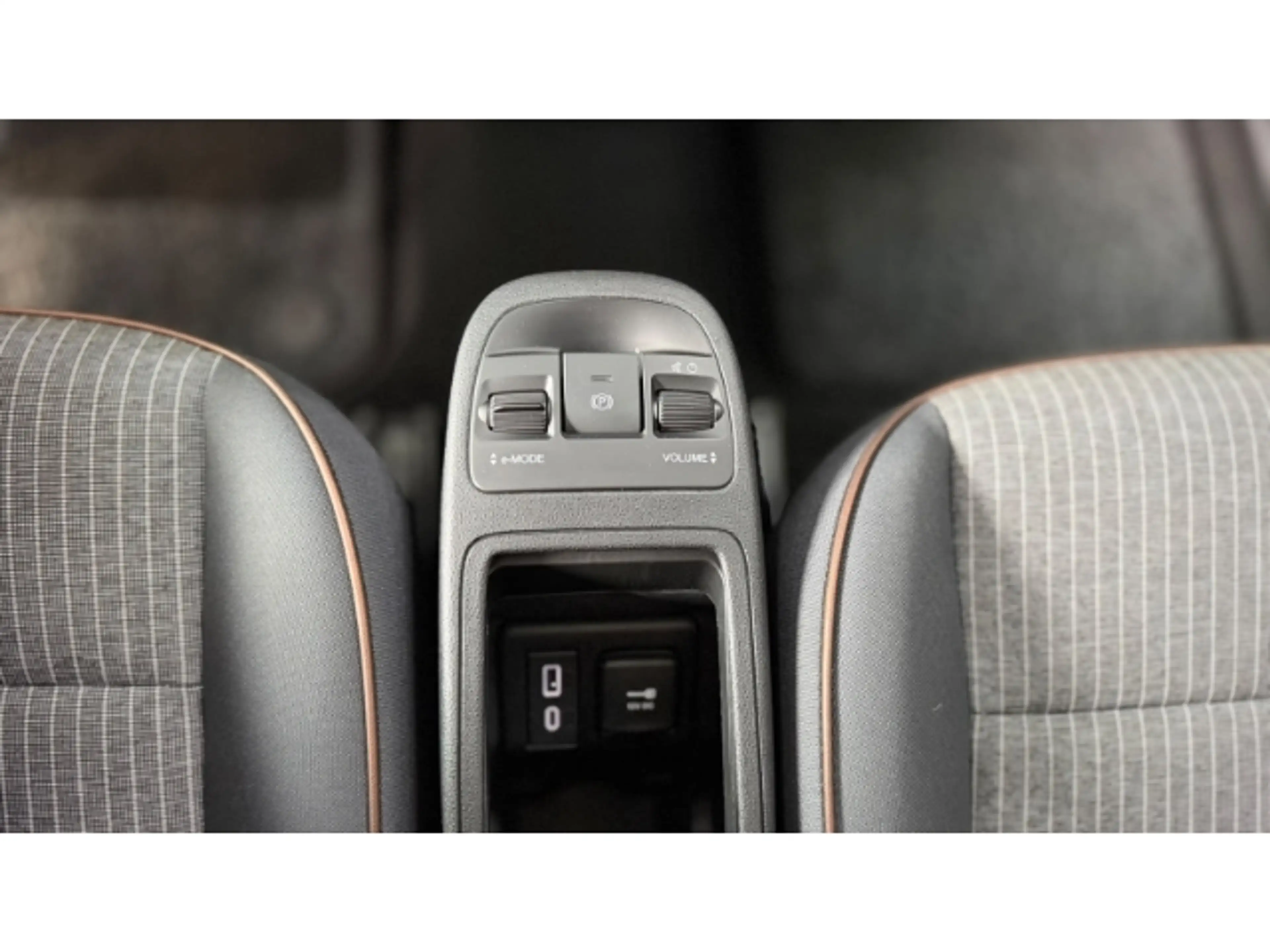 Fiat 500e Icon Digitales Cockpit Klimaautom DAB Spurhalteass — photo 14
