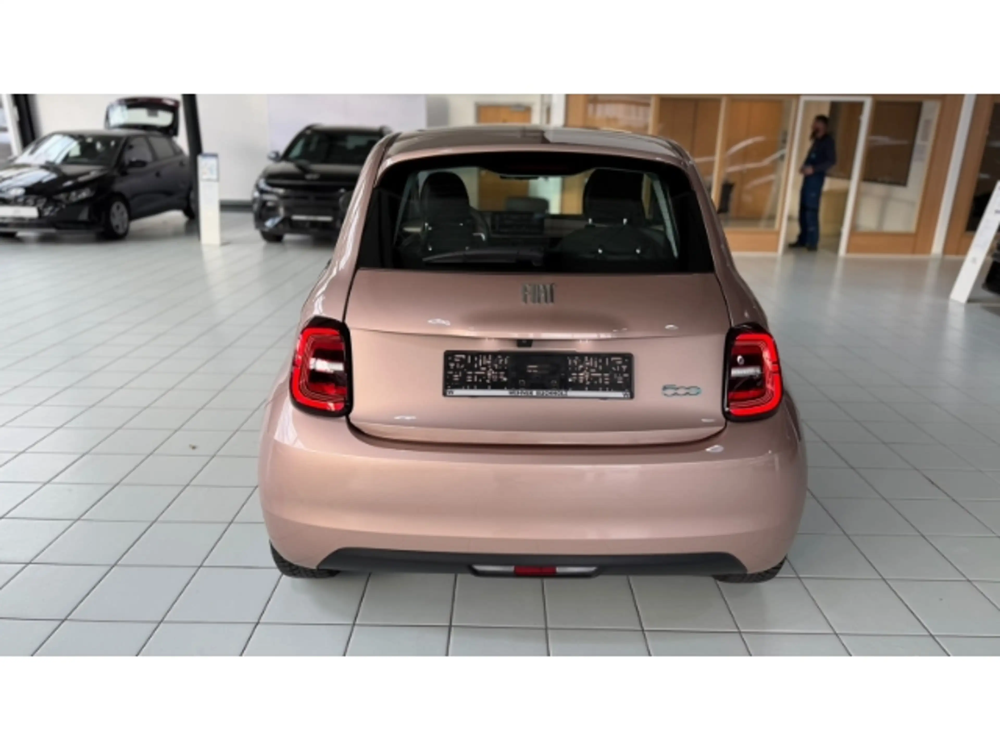Fiat 500e Icon Digitales Cockpit Klimaautom DAB Spurhalteass — photo 6