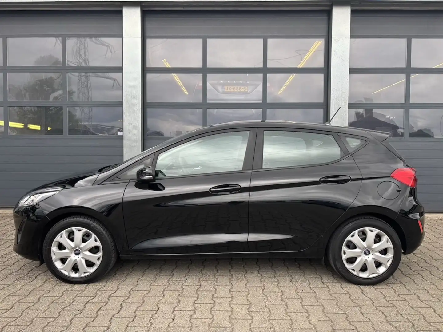 Ford Fiesta 1.1 85pk 5-drs Trend Zwart - 2