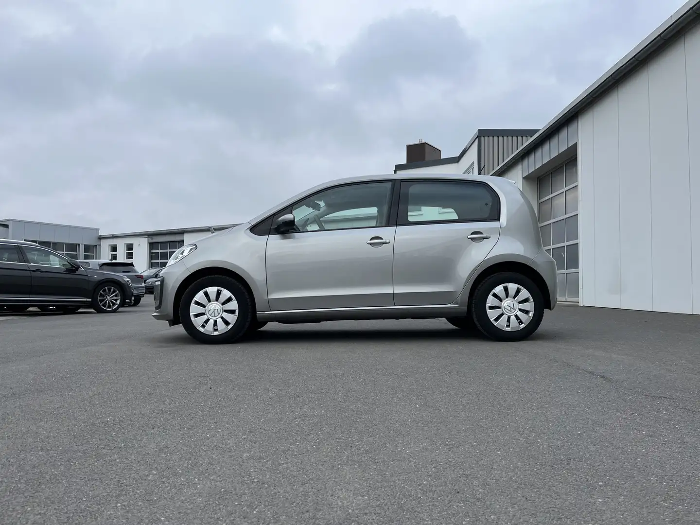Volkswagen up! 1.0 move 69€ m. 20% Anzahlung DAB AUX Klima ISOF Gris - 2