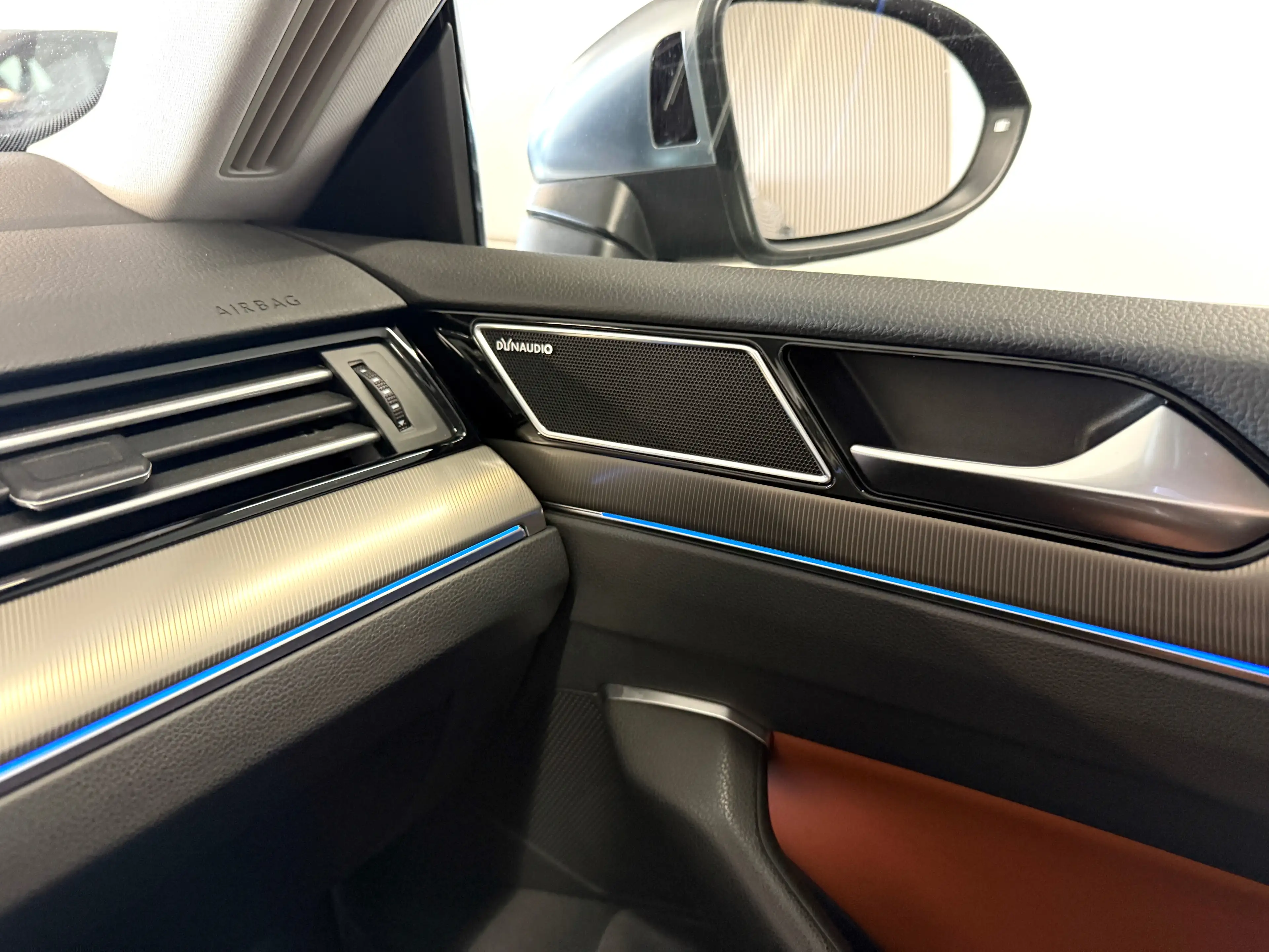 Volkswagen Arteon 2.0TSI Elegance DSG Virtual Cp. PGSD Nappa AHK 360* Kamera Stdhz — photo 13