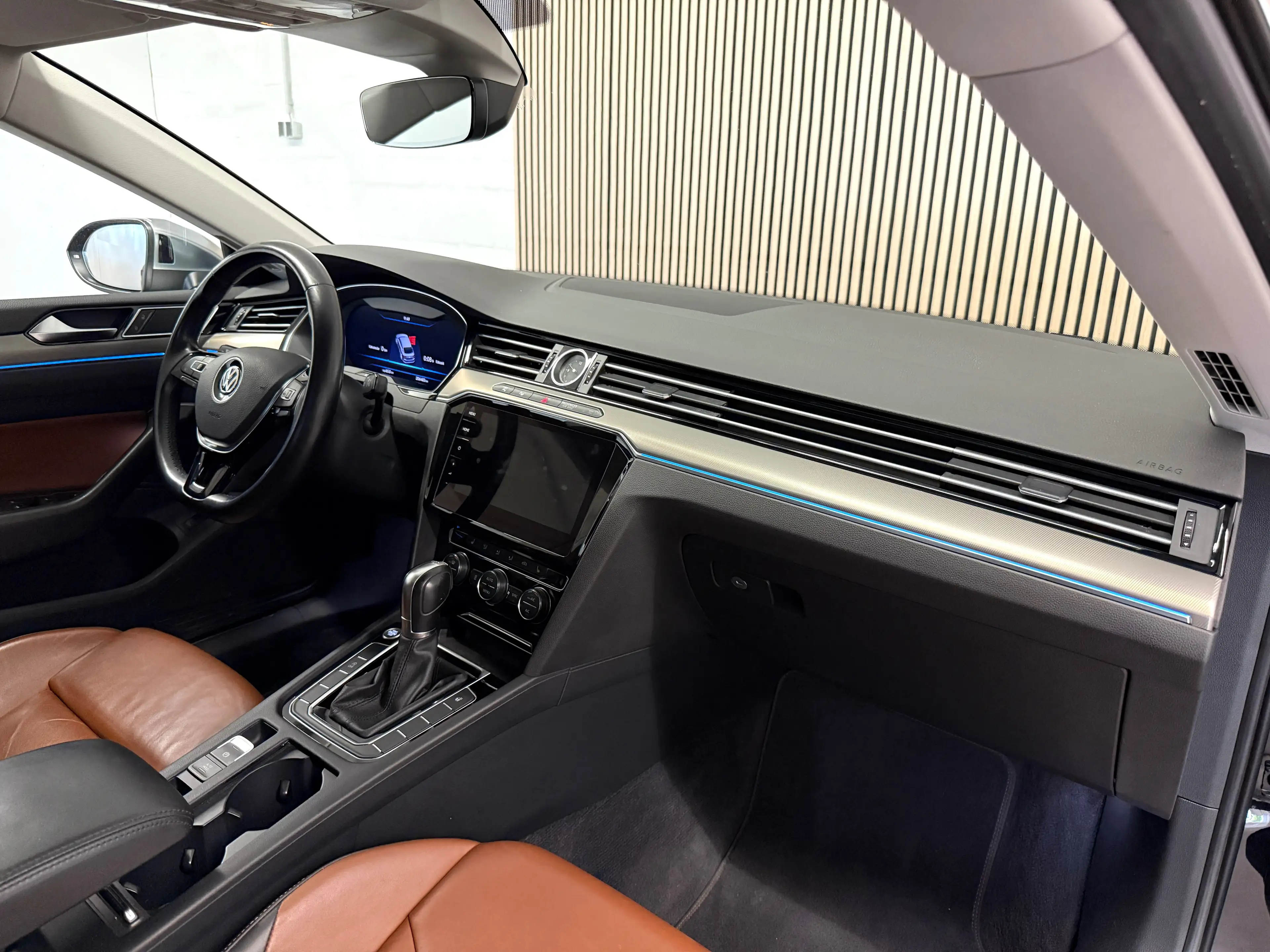 Volkswagen Arteon 2.0TSI Elegance DSG Virtual Cp. PGSD Nappa AHK 360* Kamera Stdhz — photo 15