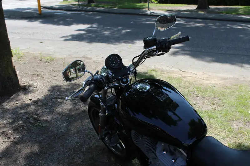 Harley-Davidson Sportster XL 883 - foto 4