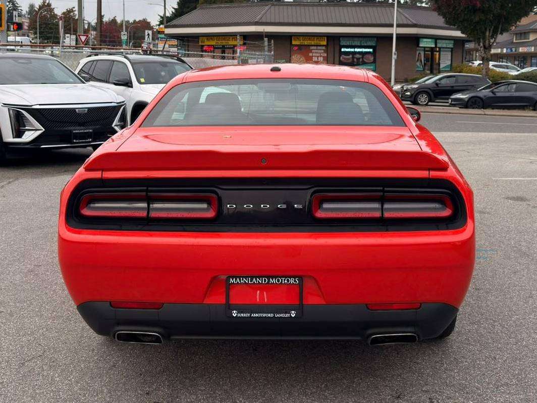 2018 Dodge Challenger — view 6