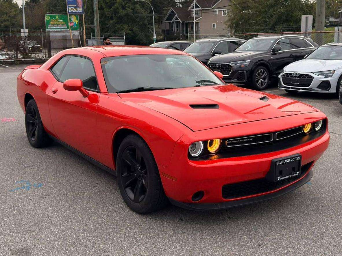 2018 Dodge Challenger — view 3