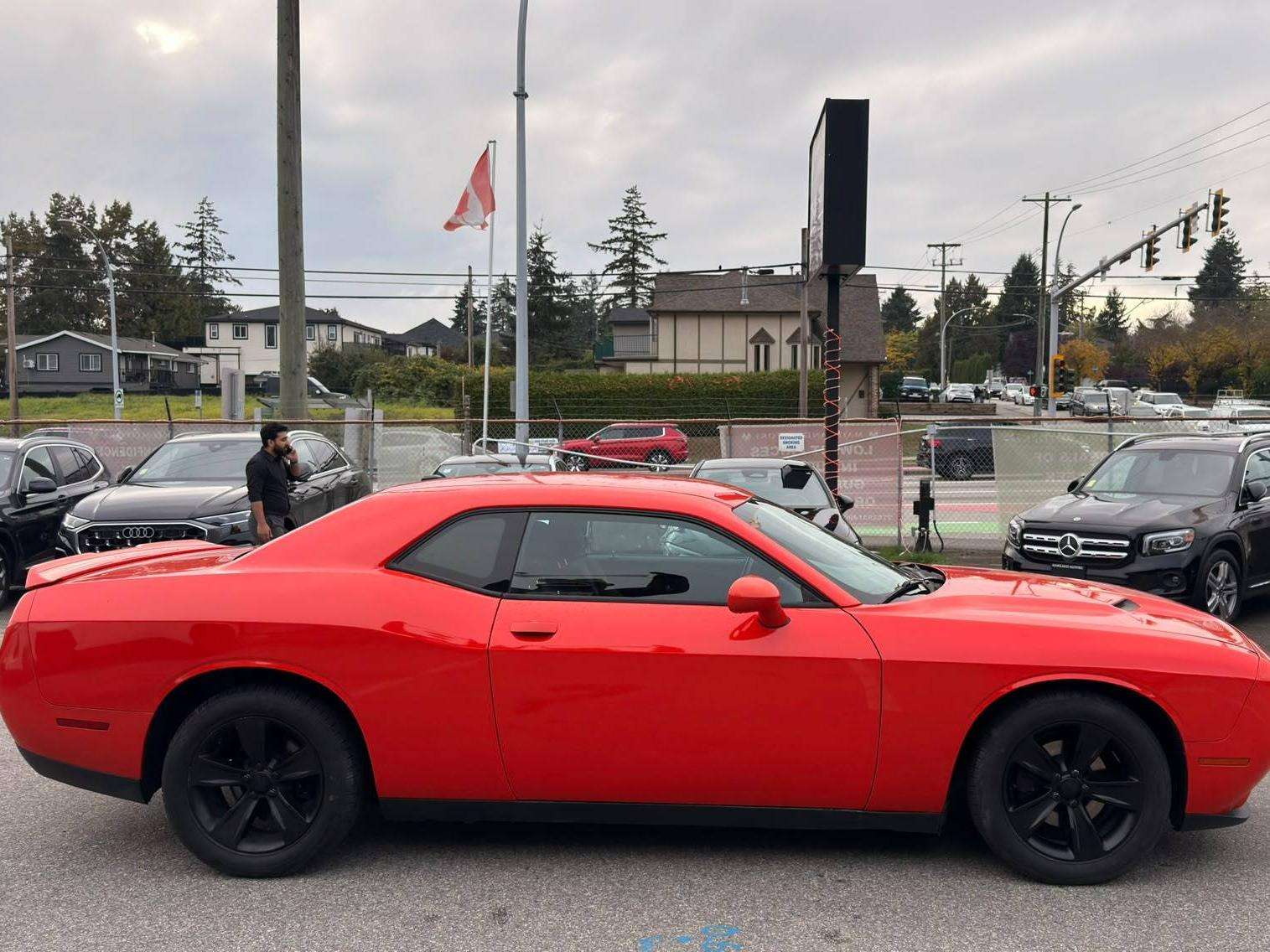 2018 Dodge Challenger — view 4