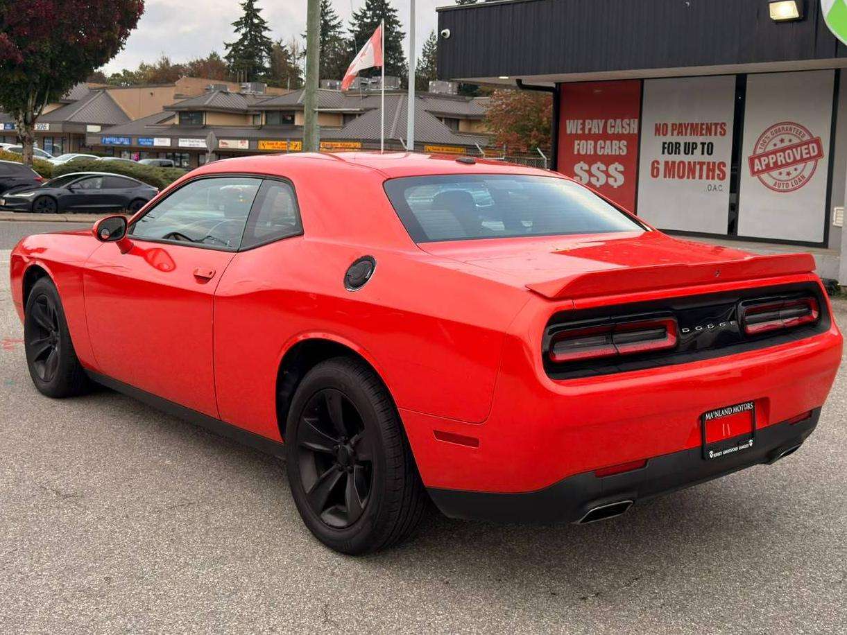 2018 Dodge Challenger — view 7