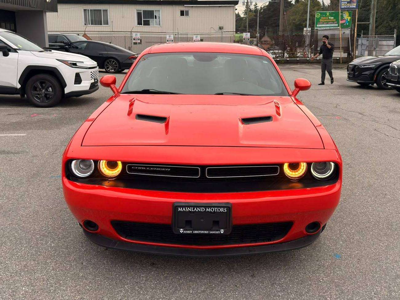 2018 Dodge Challenger — view 2