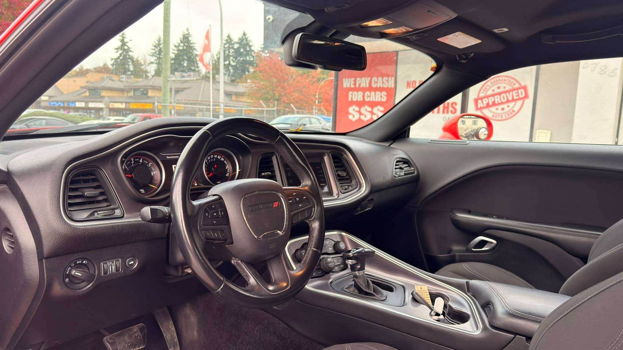 2018 Dodge Challenger — view 9