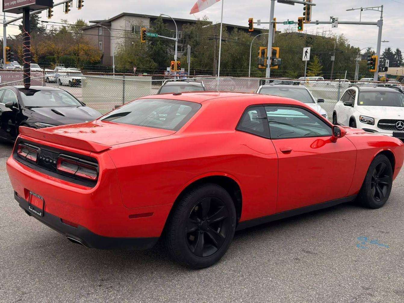 2018 Dodge Challenger — view 5