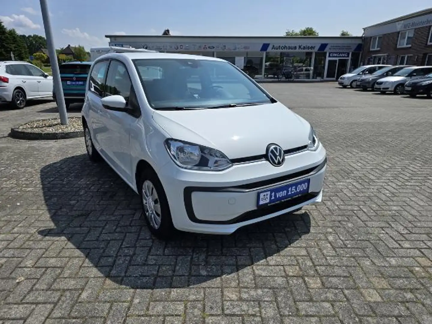 Volkswagen up! 1.0 Move MPI BMT 5 Türer Klima Rückfahkamera DAB Weiß - 1