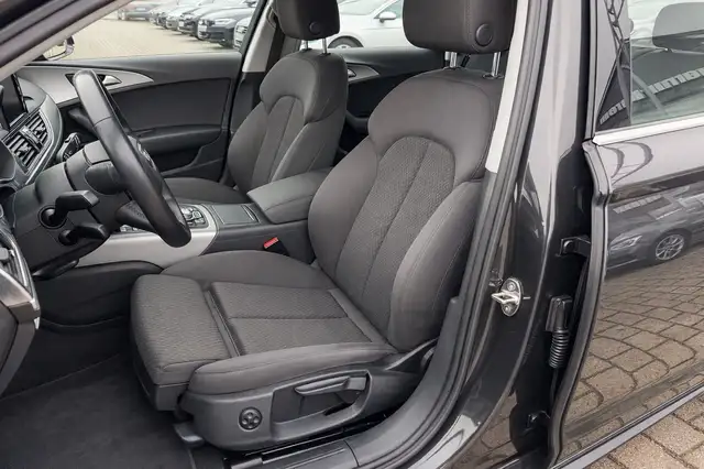 Audi A6 Avant view 8