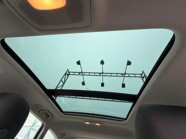 Audi A6 Avant view 9