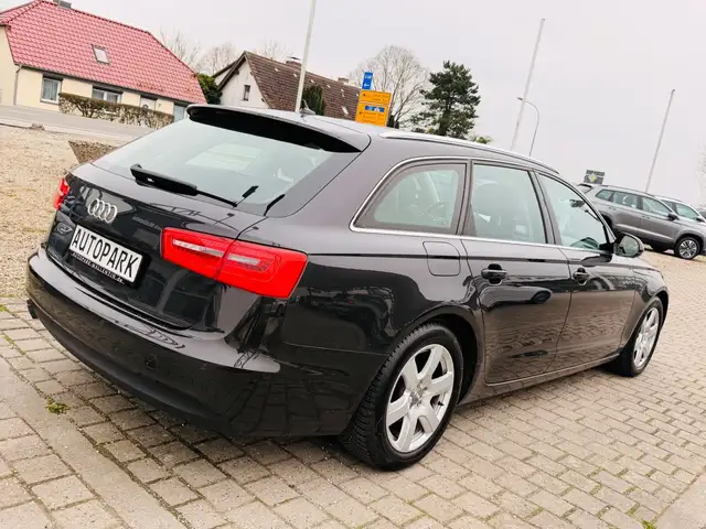 Audi A6 Avant view 6