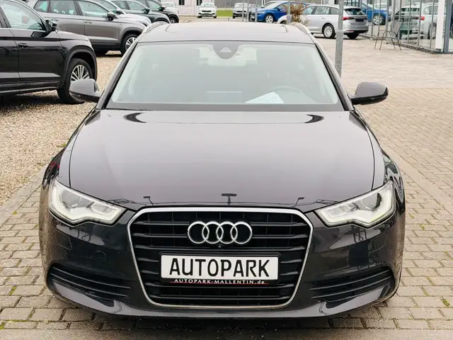 Audi A6 Avant view 2