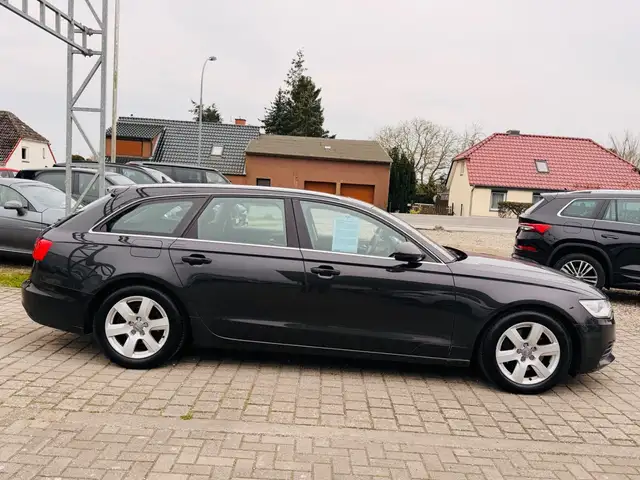 Audi A6 Avant view 7