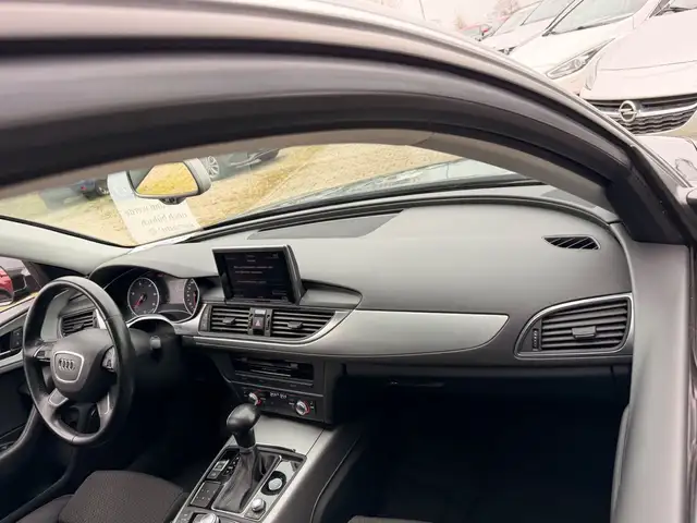 Audi A6 Avant view 11