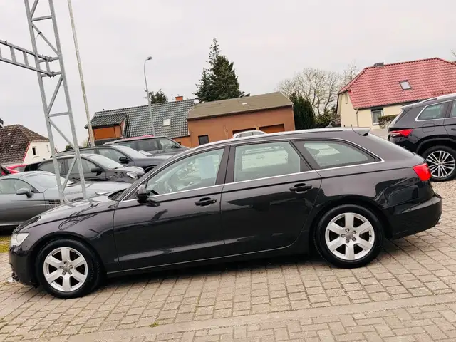 Audi A6 Avant view 4