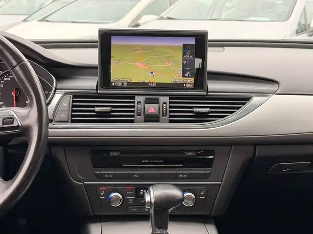 Audi A6 Avant view 12