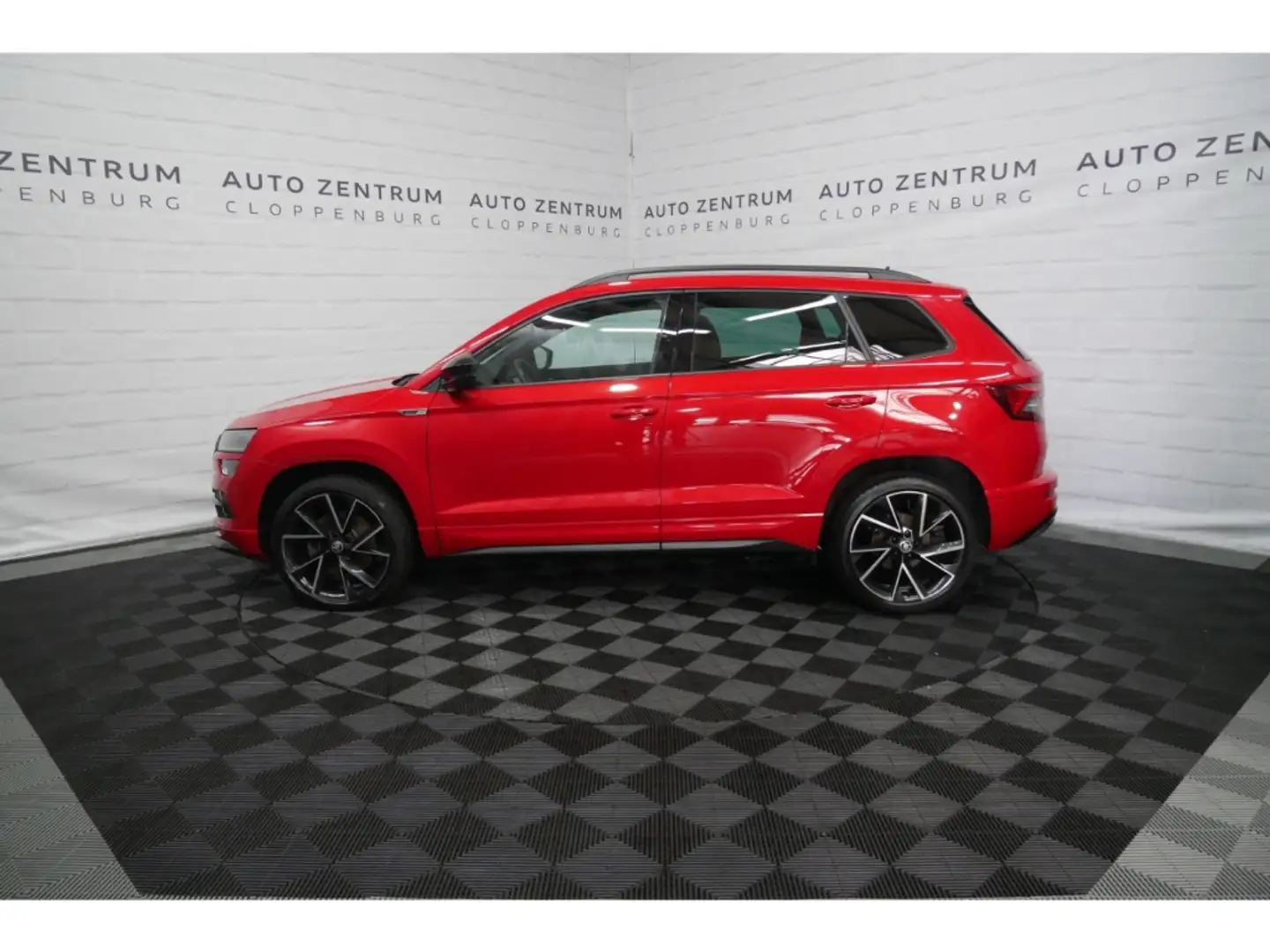 Skoda Karoq Sportline 1.5 TSI LED+Navi+Panor+Virtu+ACC Roşu - 2