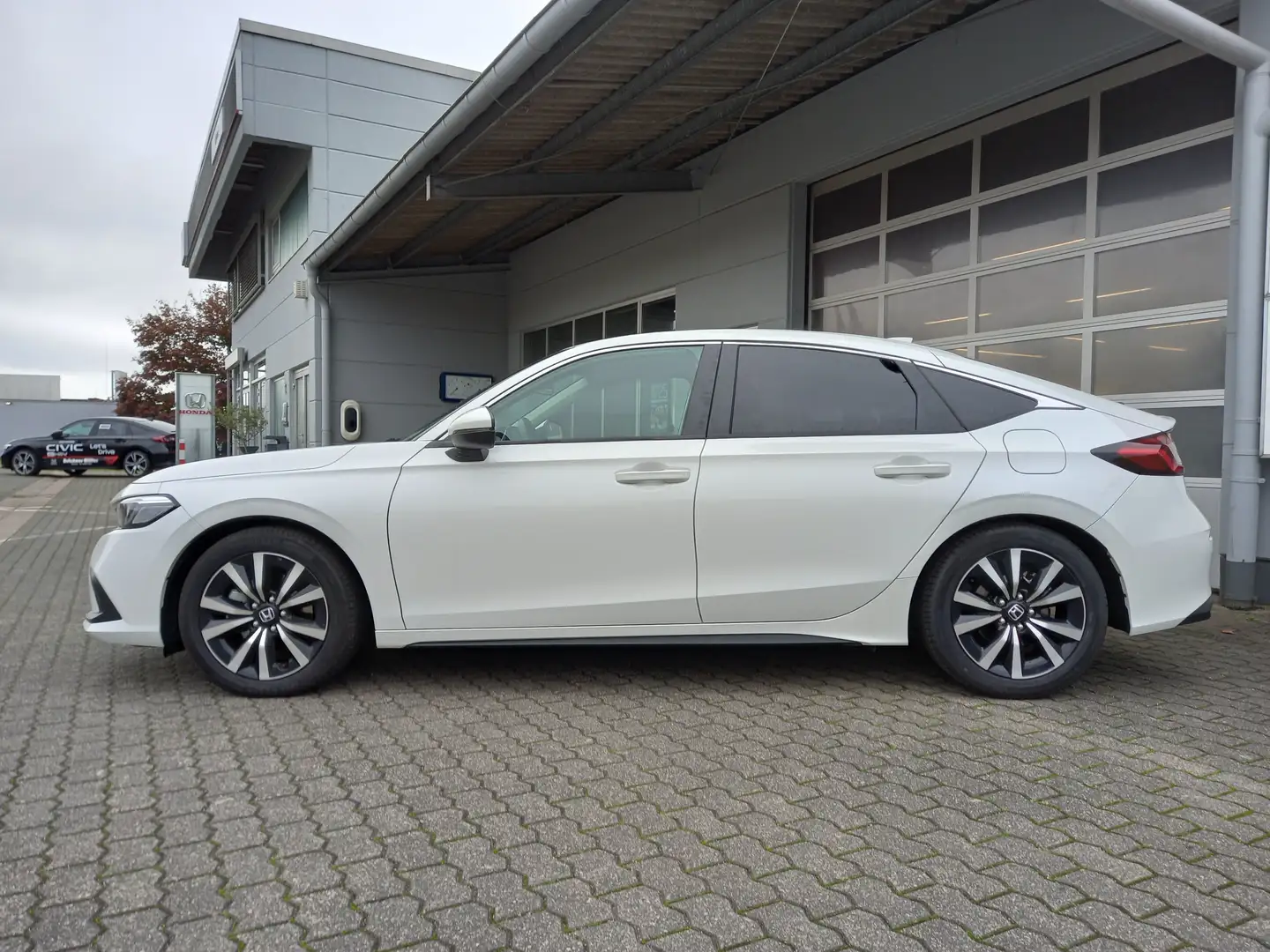 Honda Civic e:HEV Elegance *AKTION* Weiß - 2
