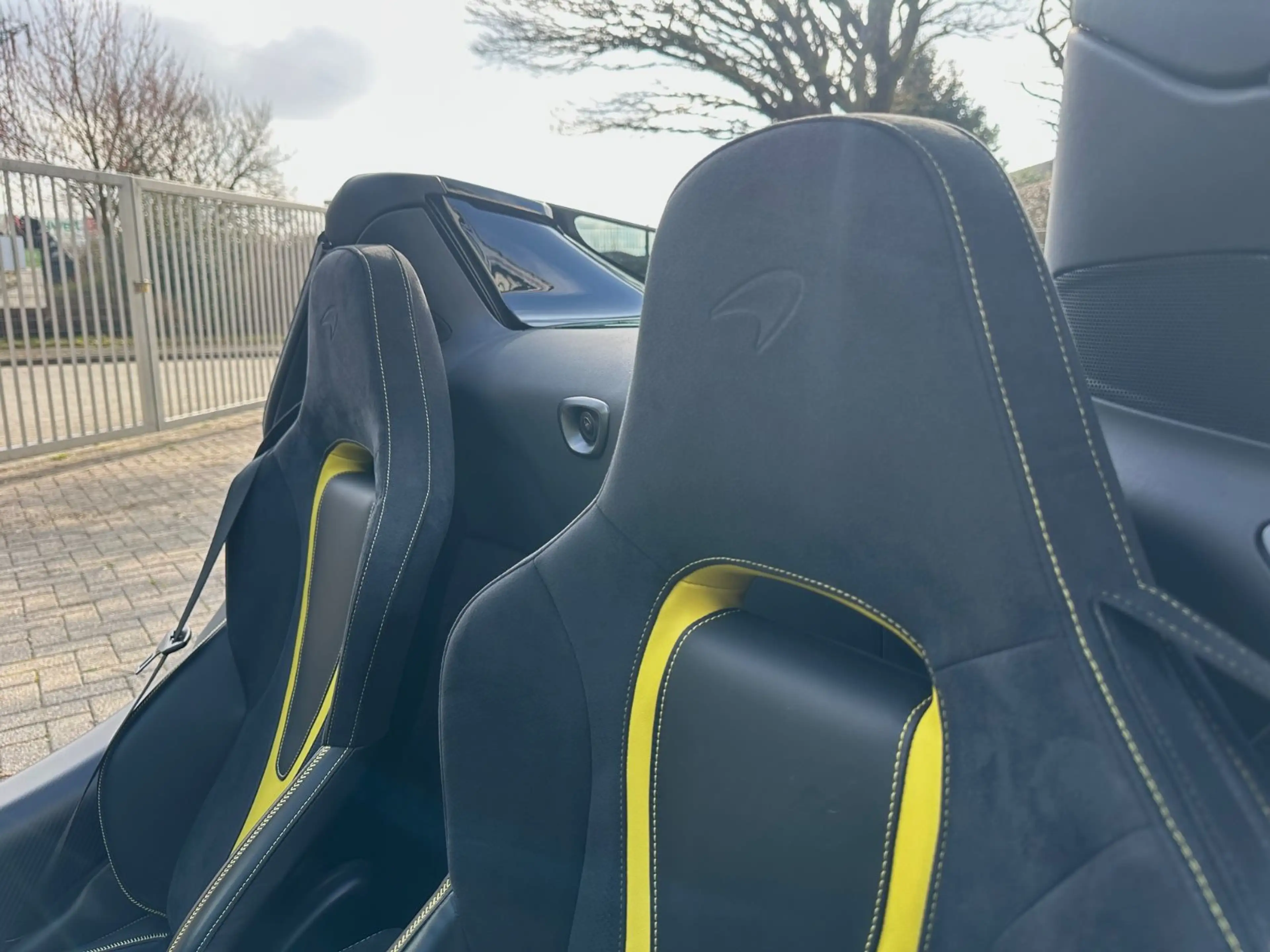 McLaren 720S Spider B&W MSO Carbon Lift 1. Hand MwST — photo 10