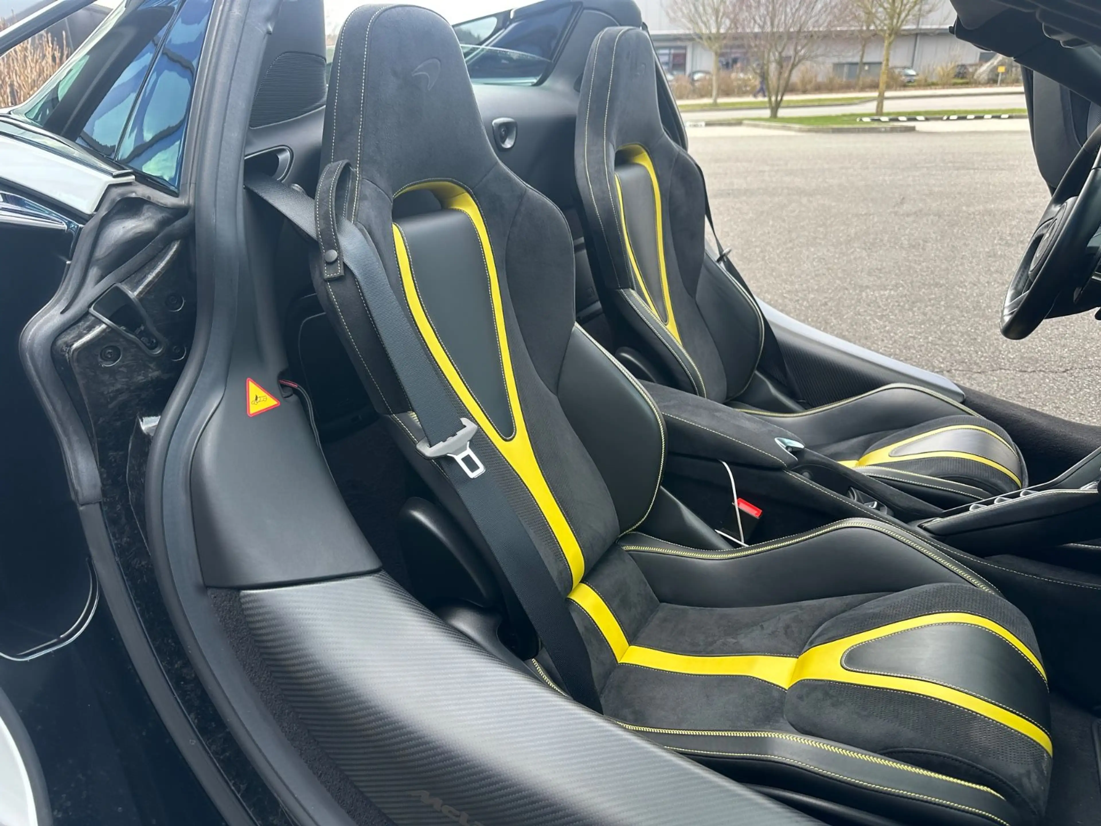 McLaren 720S Spider B&W MSO Carbon Lift 1. Hand MwST — photo 9