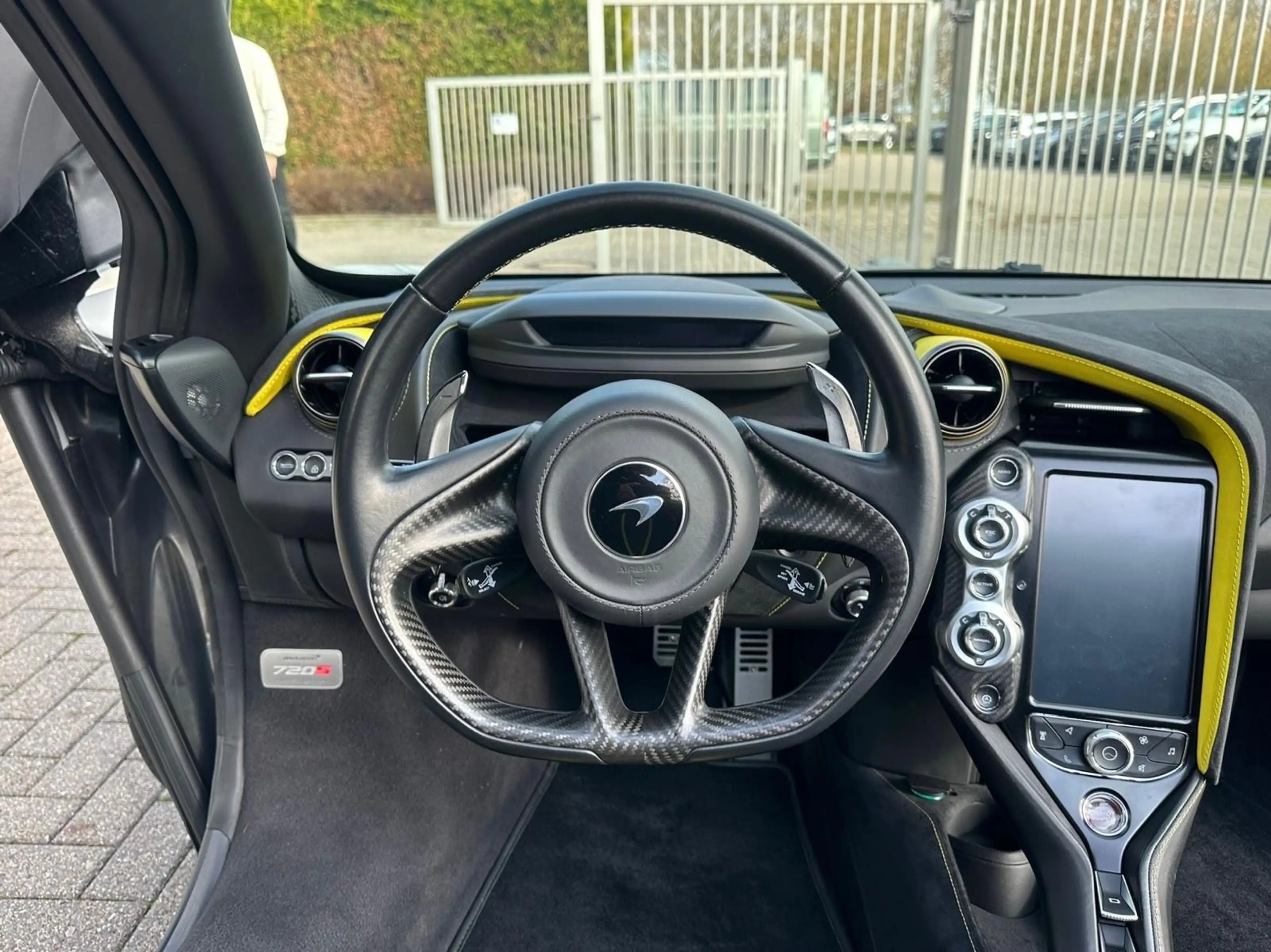 McLaren 720S Spider B&W MSO Carbon Lift 1. Hand MwST — photo 12