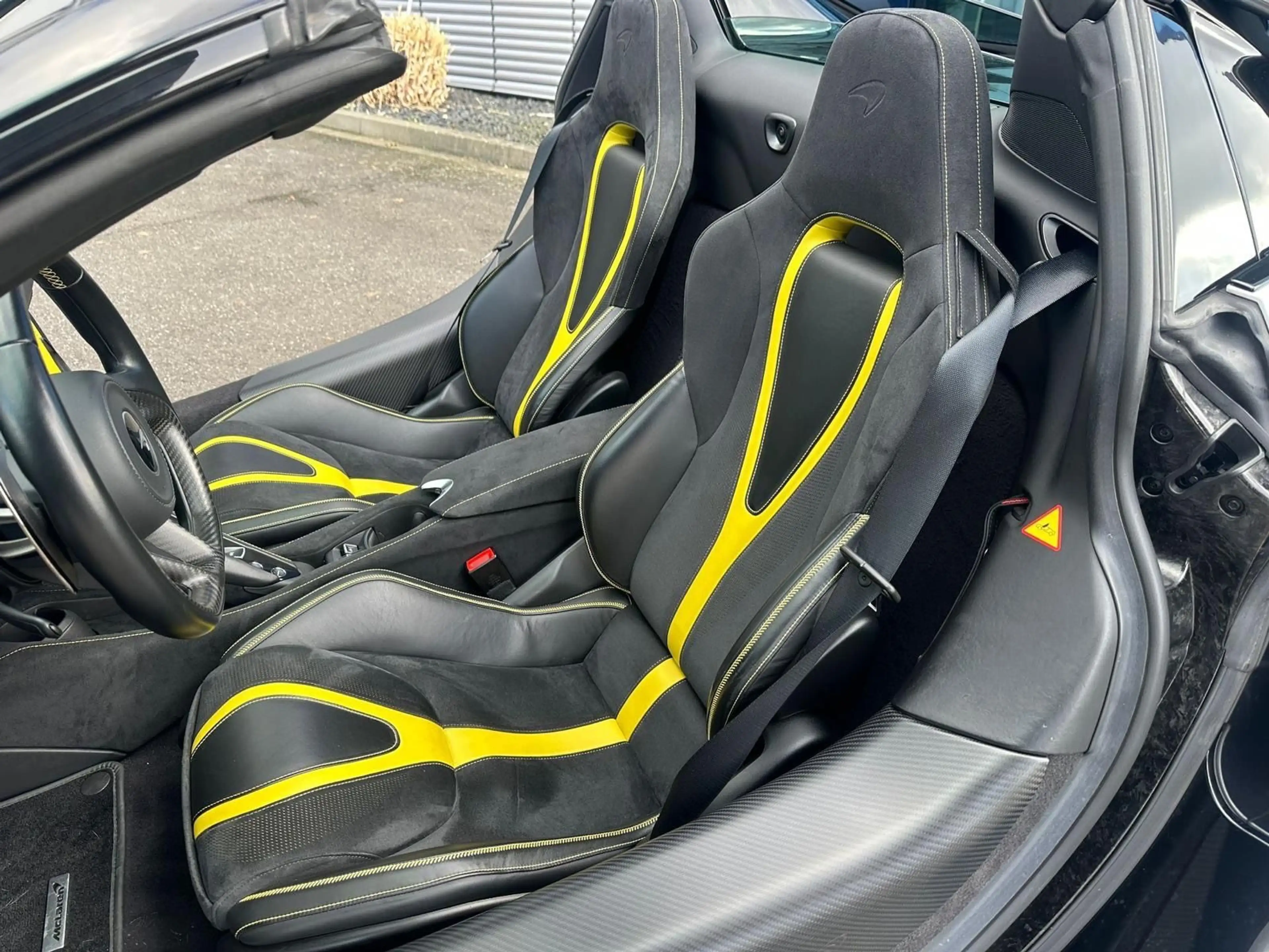 McLaren 720S Spider B&W MSO Carbon Lift 1. Hand MwST — photo 8