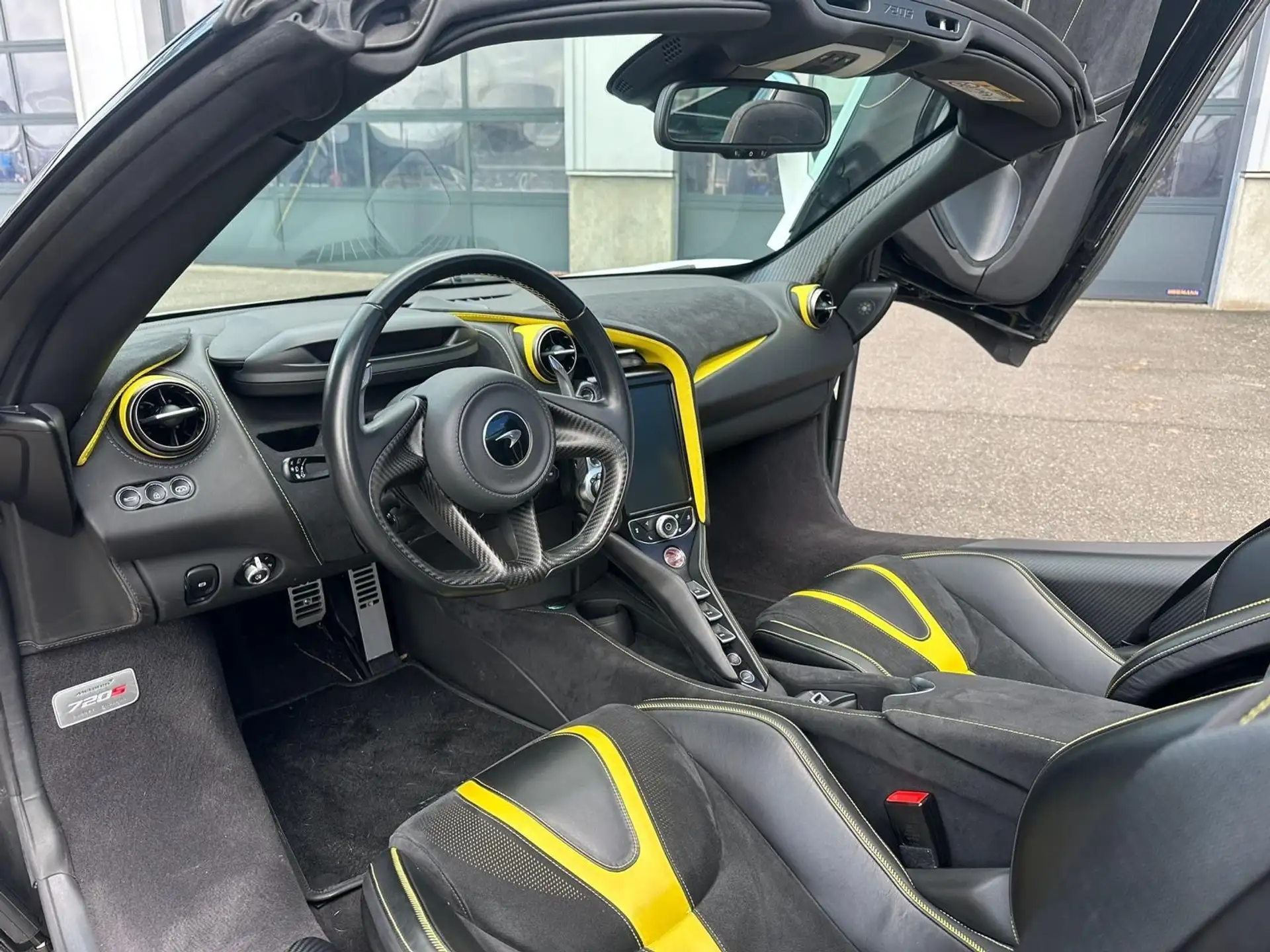 맥라렌 720S 720 Sport Spider 2023 흰색 사진 8