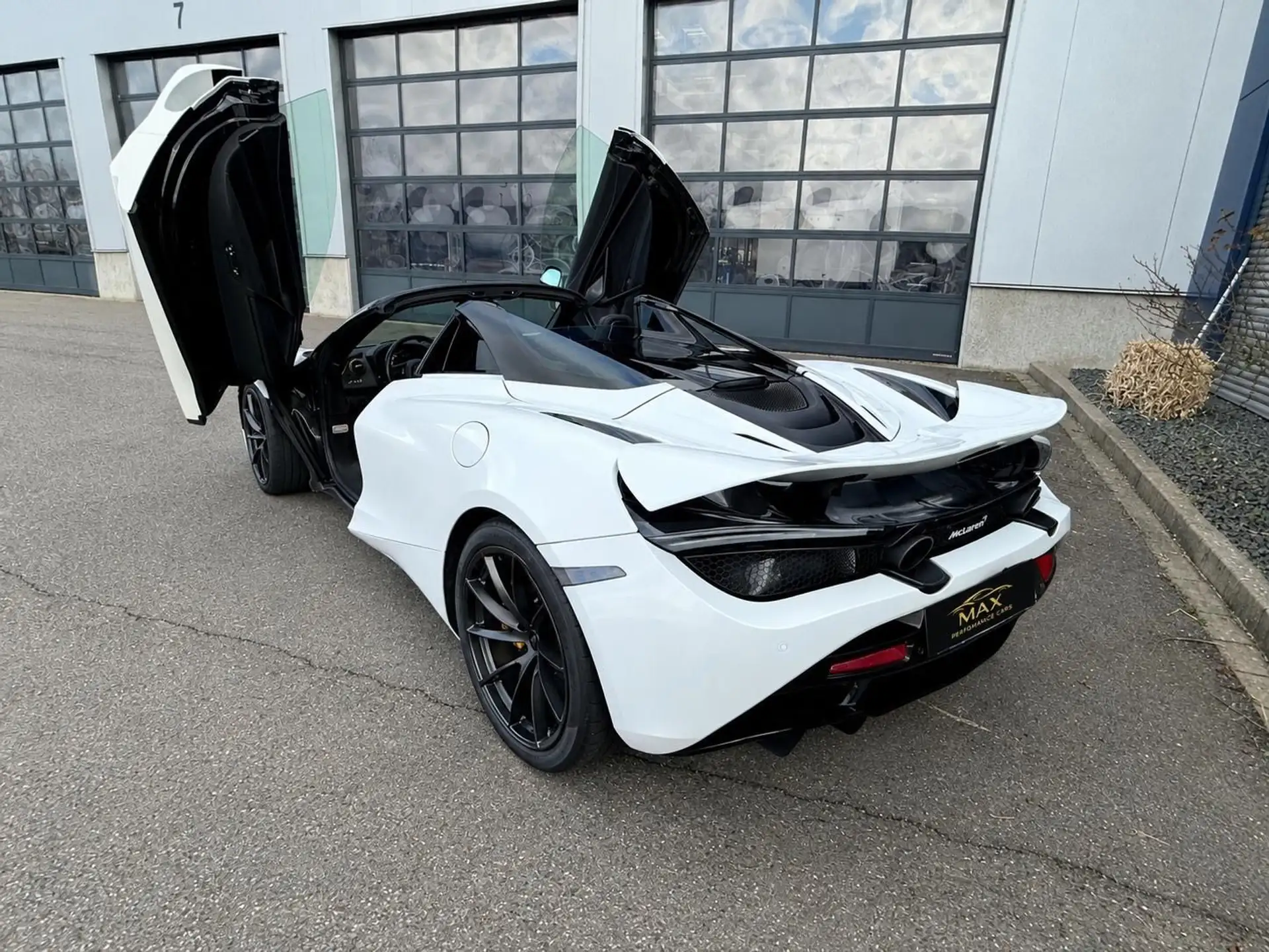 맥라렌 720S 720 Sport Spider 2023 흰색 사진 4