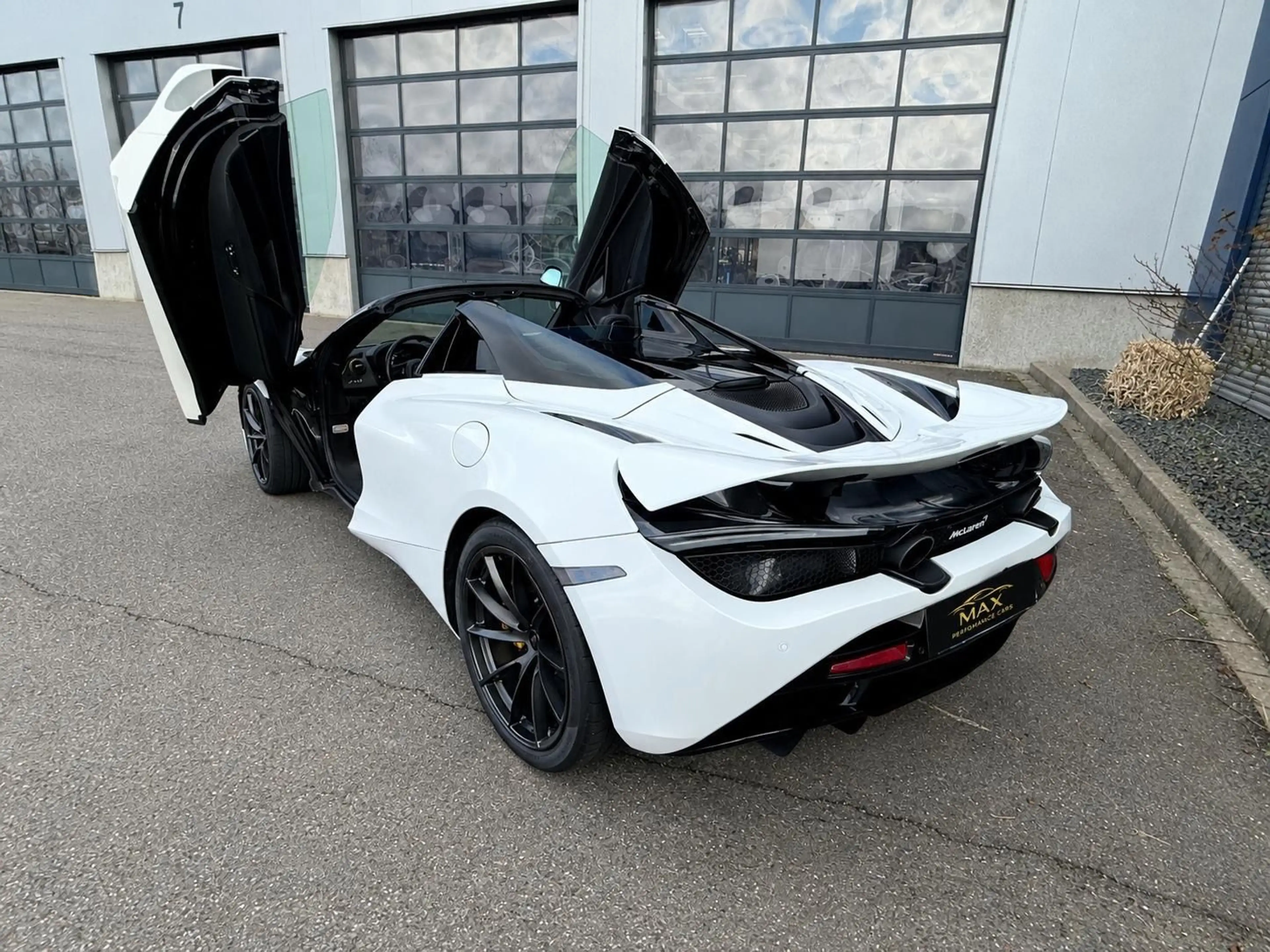 McLaren 720S Spider B&W MSO Carbon Lift 1. Hand MwST — photo 4