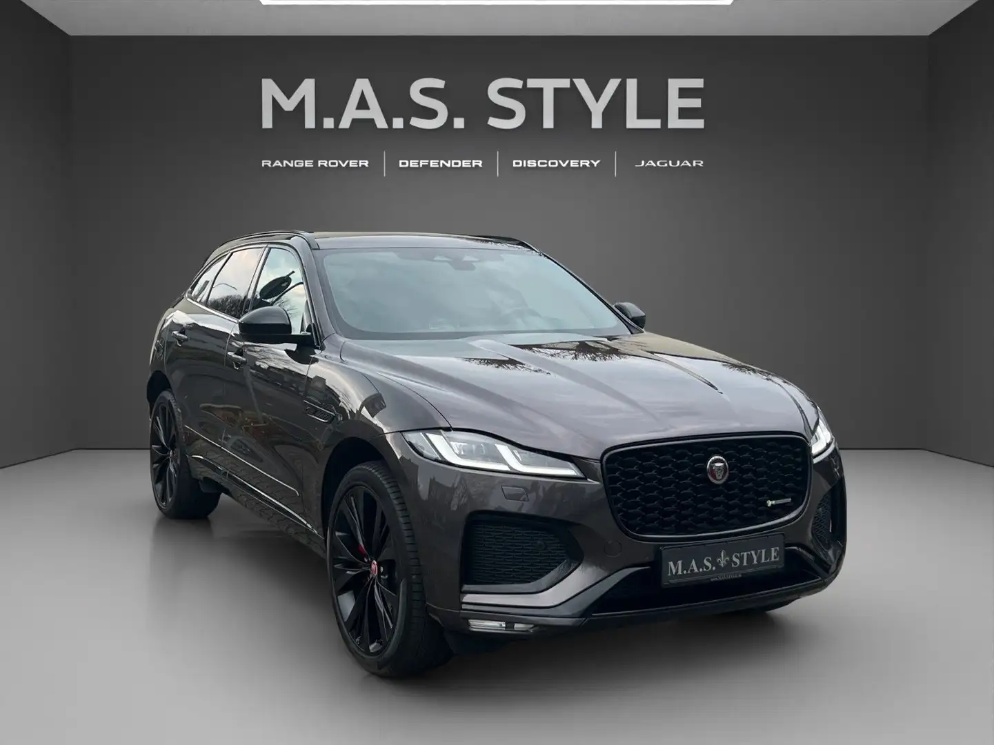 Jaguar F-Pace F-PACE D300 R-Dynamic Black Limited Pano AHK Grijs - 2