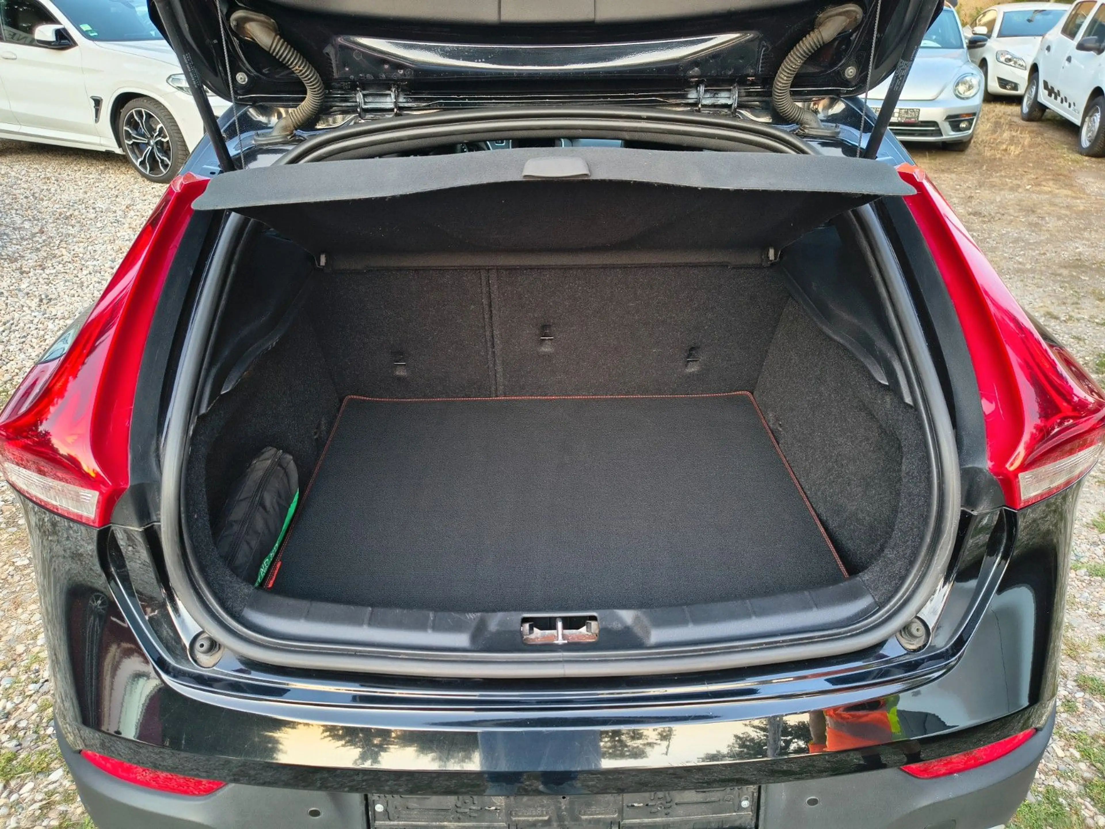 Volvo V40 Cross Country 2.0 Ocean Race HK Kam. — photo 10