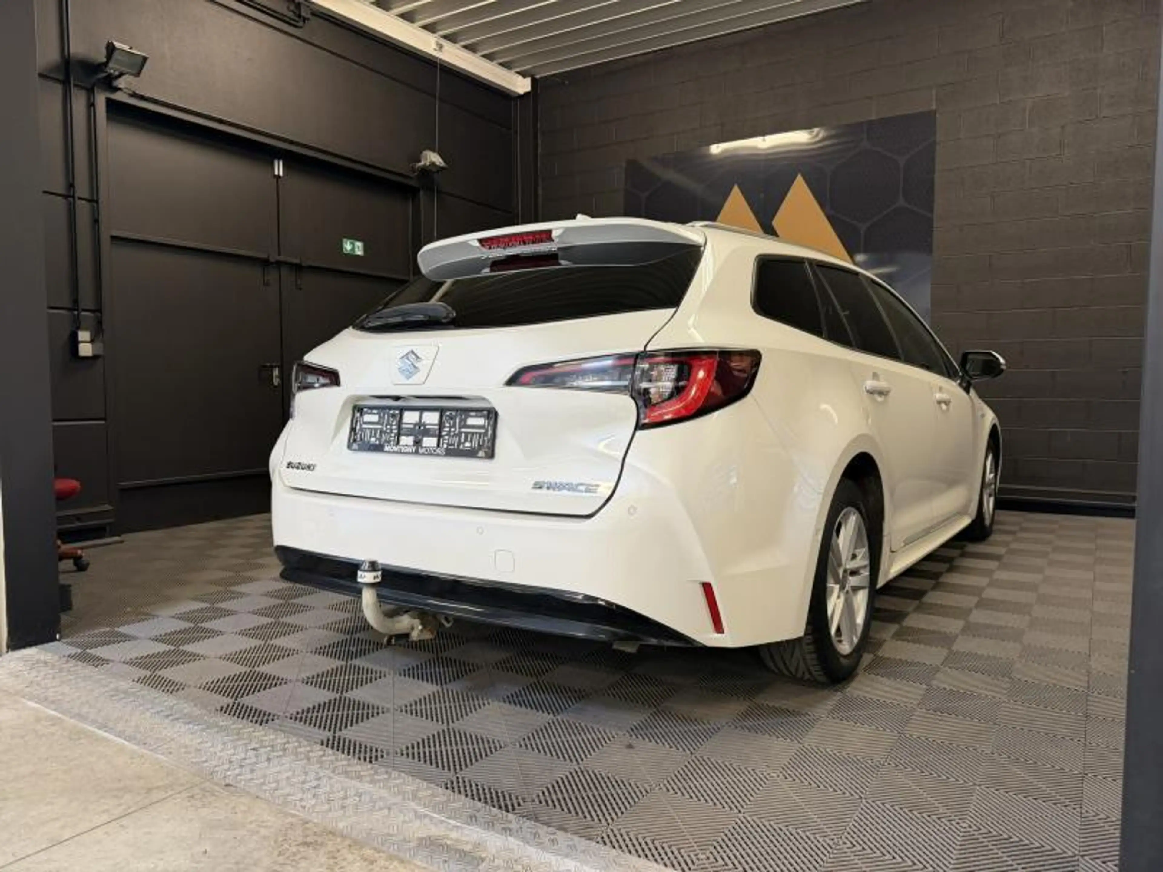Suzuki Swace 1.8i 100cv Automatique *Carplay*Camera*GPS*Capteurs* — photo 4