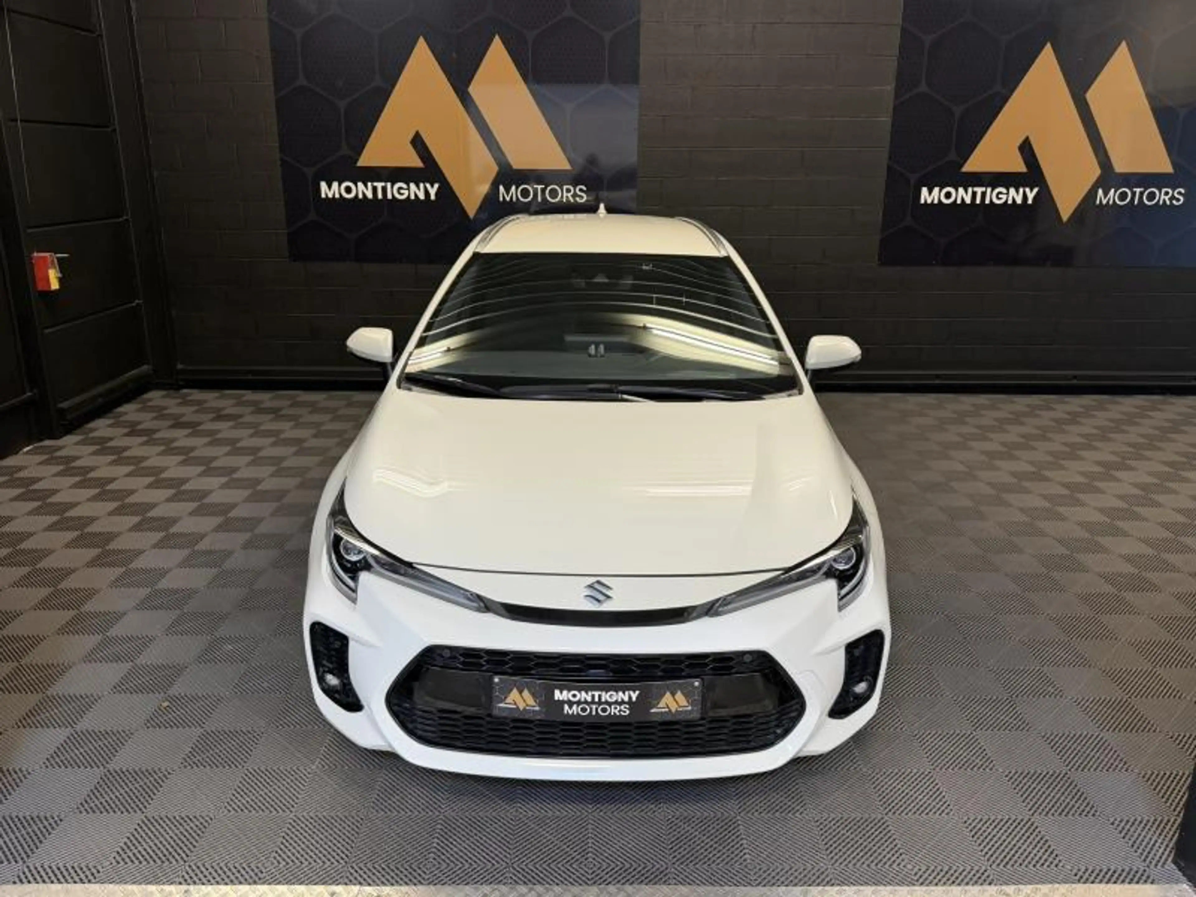 Suzuki Swace 1.8i 100cv Automatique *Carplay*Camera*GPS*Capteurs* — photo 2