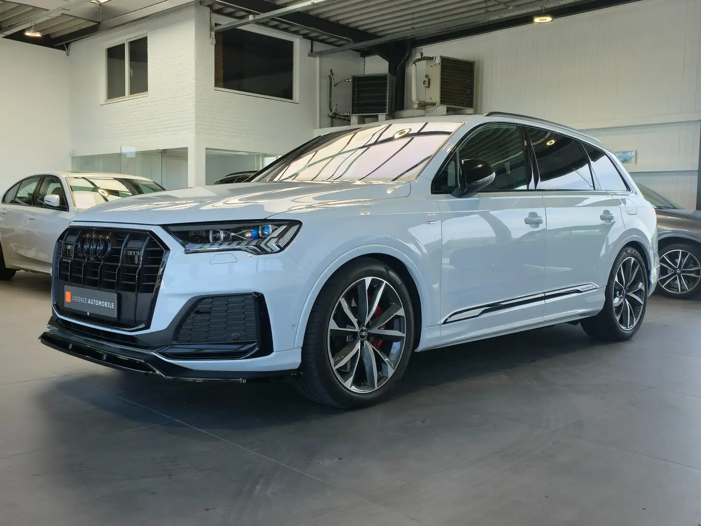 Audi Q7 PHEV 60 TFSi e Quattro S line Garantie 12M Weiß - 2
