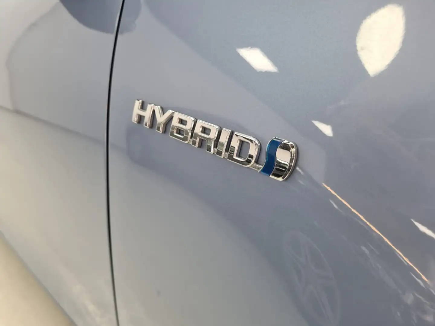 Toyota Yaris 100H 1.5 Advance Gris - 2