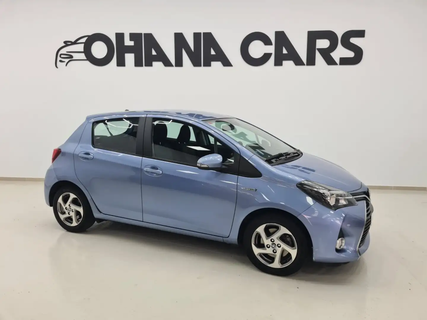 Toyota Yaris 100H 1.5 Advance Gris - 1