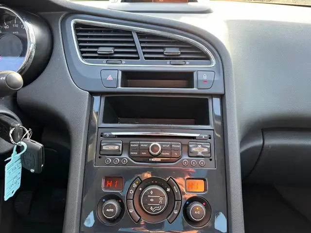 Peugeot 5008 view 15