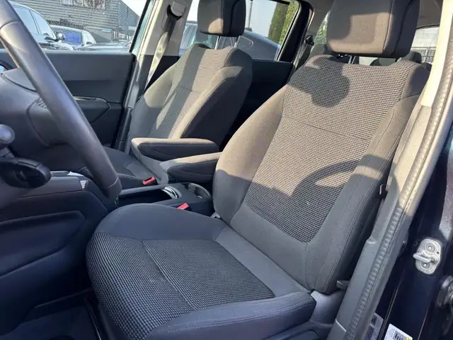 Peugeot 5008 view 12