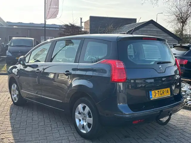 Peugeot 5008 view 7