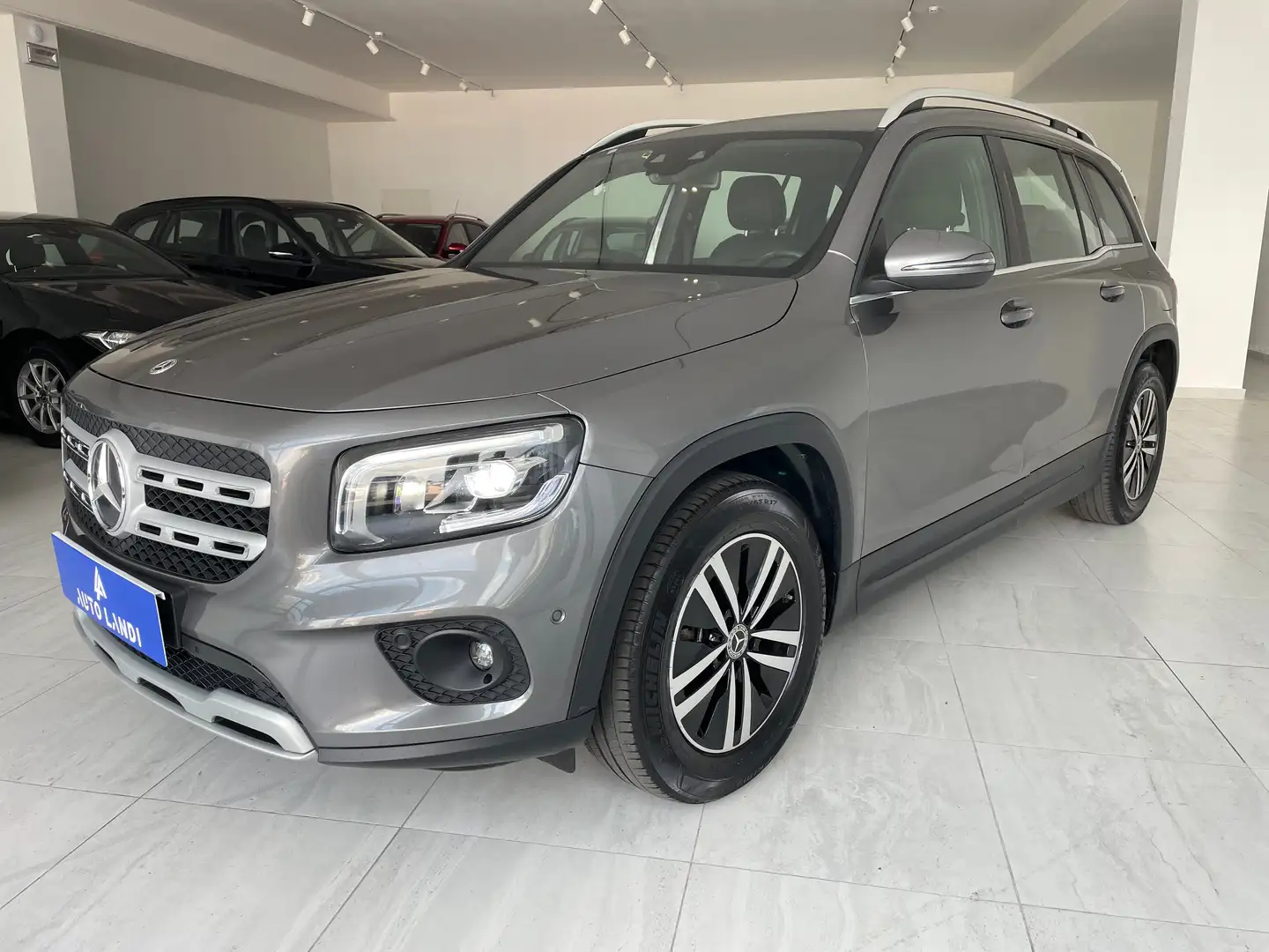 Mercedes-Benz GLB 200 GLB 200 Business Extra auto Szary - 1