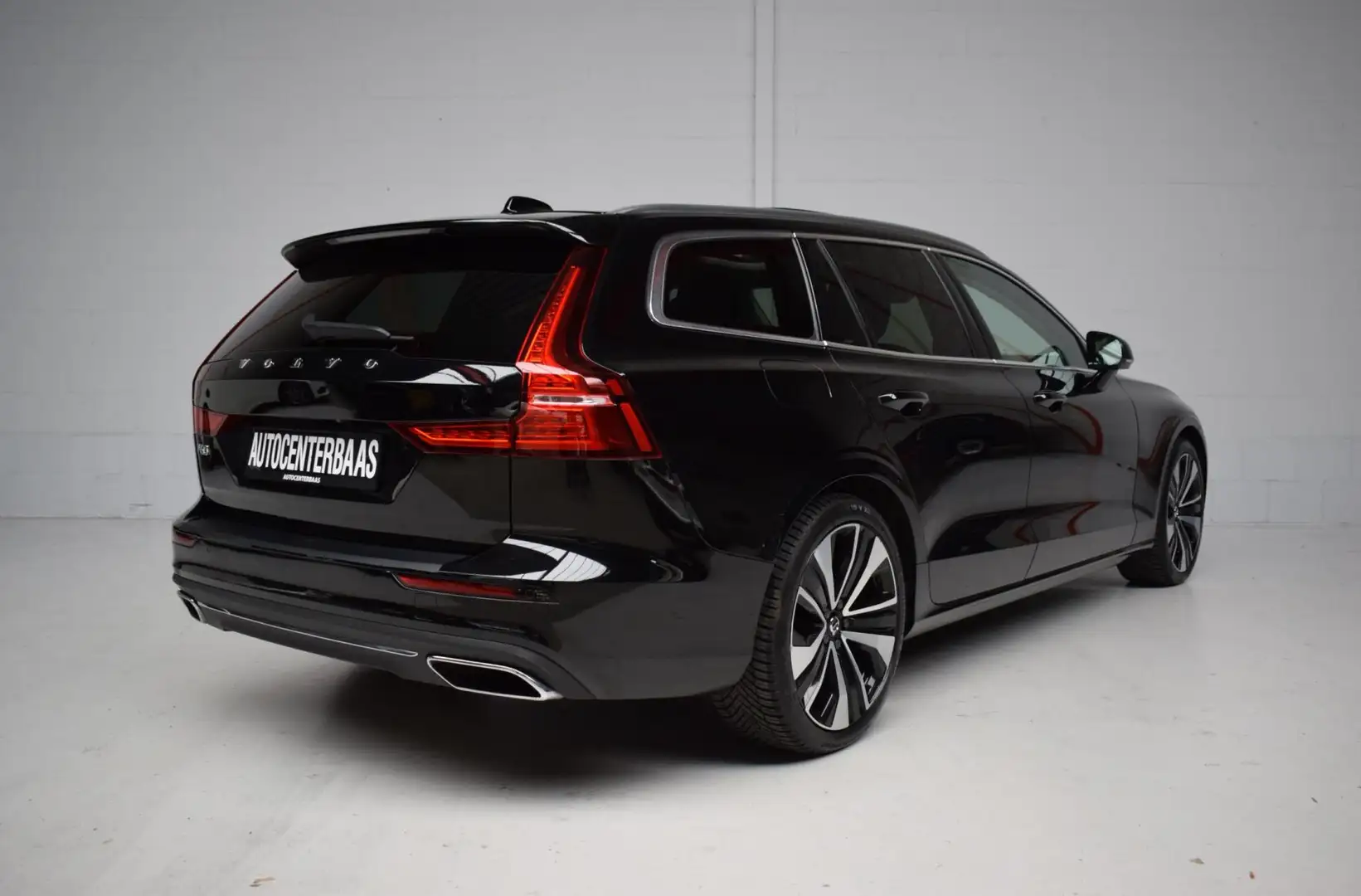 Volvo V60 2.0 T8 Recharge AWD Inscription PANORAMADAK / EL.T Noir - 2