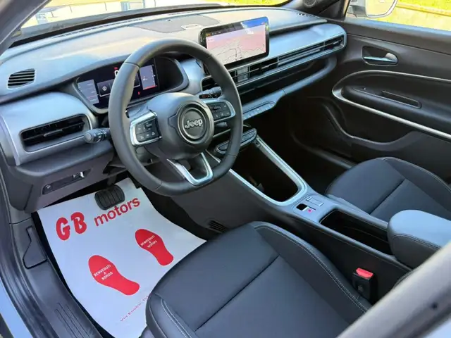 Jeep Avenger view 11