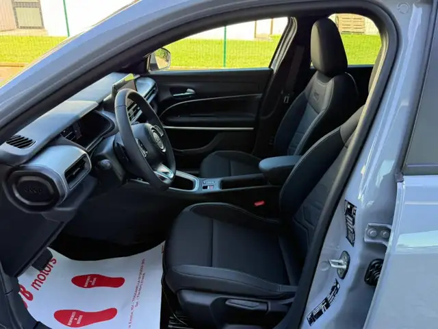 Jeep Avenger view 12